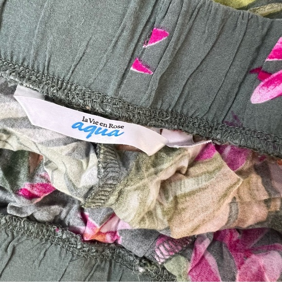 La Vie En Rose pants tropical floral flowers tropics Green Floral Pants - Picture 4 of 6